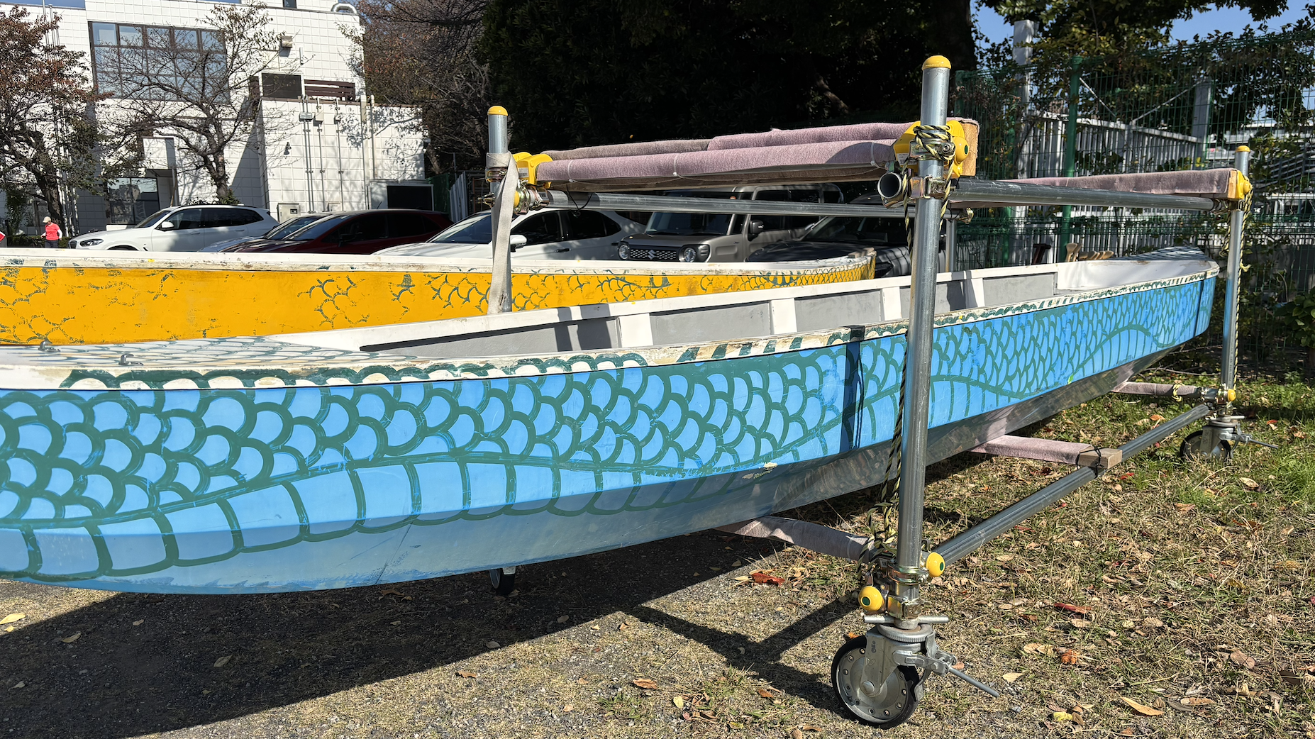 チームのドラゴンボートの写真